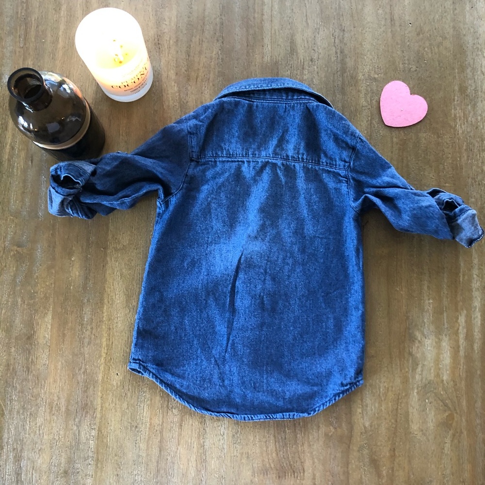 Button Up 💗 - Picture 3 of 3